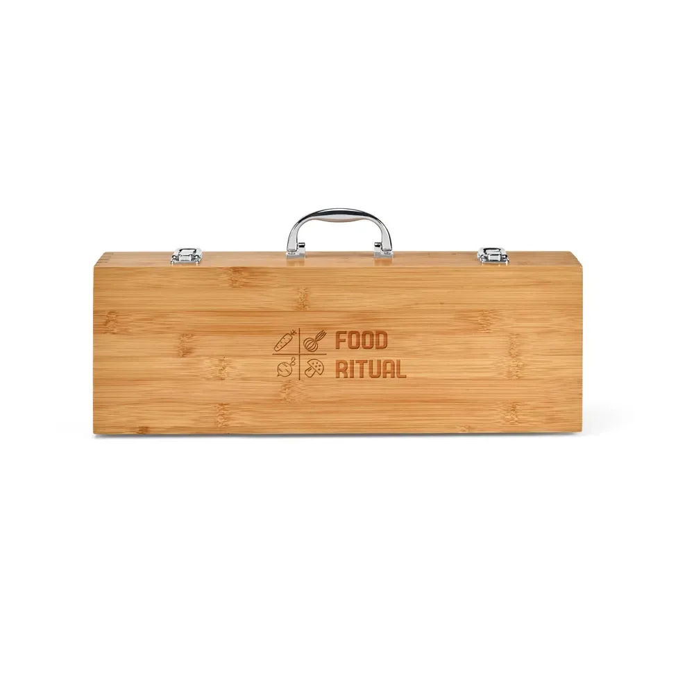 BOTTURA. Kit churrasco em estojo de bambu com 6 peças em aço inox e bambu