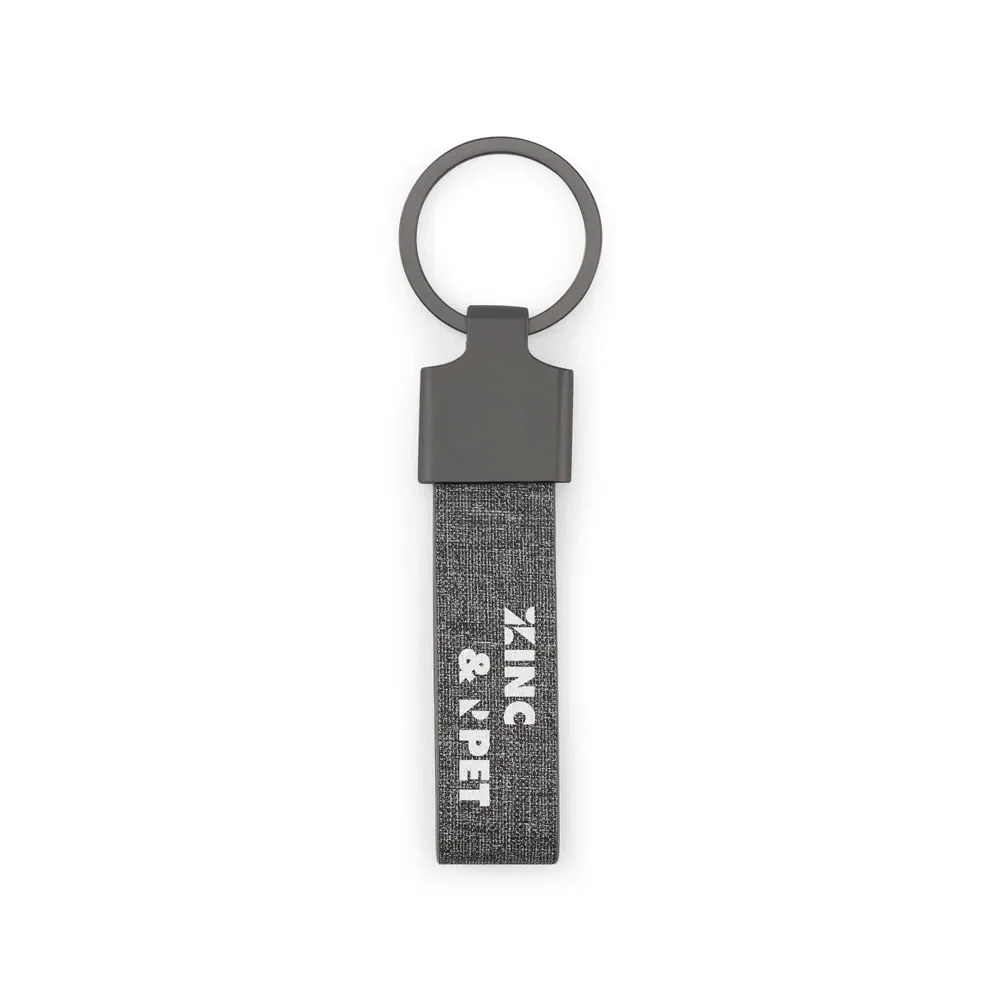 RAVEN. Chaveiro em metal e pet 30% reciclado