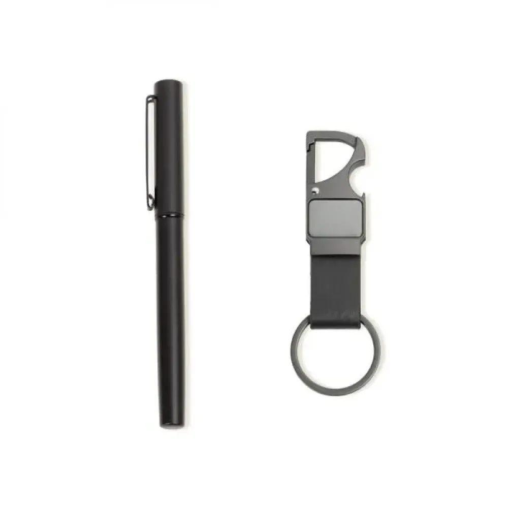 CANETA ROLLER E CHAVEIRO CINZA EM METAL E PU PRETO